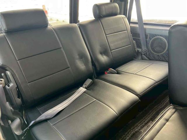 ランドクルーザープラド SXワイドリミテッド ディーゼルターボ/クラシックスタイル/サンドベージュツートンカラー/ホワイトルーフ/全塗装済/メッキグリル/背面タイヤ/ホワイトレター/ブラックレザーシートカバー/ディスプレイオーディオ/フルセグTV(10枚目)