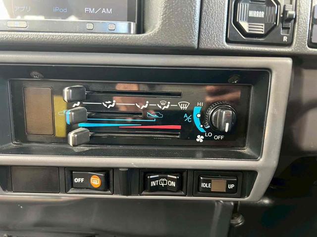 ランドクルーザープラド SXワイドリミテッド ディーゼルターボ/クラシックスタイル/サンドベージュツートンカラー/ホワイトルーフ/全塗装済/メッキグリル/背面タイヤ/ホワイトレター/ブラックレザーシートカバー/ディスプレイオーディオ/フルセグTV(21枚目)