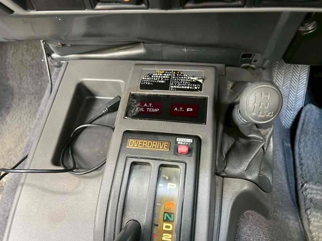 ランドクルーザープラド SXワイドリミテッド ディーゼルターボ/クラシックスタイル/サンドベージュツートンカラー/ホワイトルーフ/全塗装済/メッキグリル/背面タイヤ/ホワイトレター/ブラックレザーシートカバー/ディスプレイオーディオ/フルセグTV(22枚目)