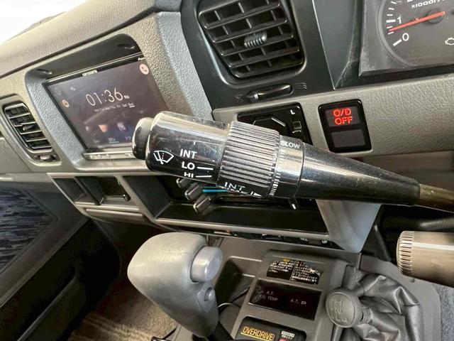 ランドクルーザープラド SXワイドリミテッド ディーゼルターボ/クラシックスタイル/サンドベージュツートンカラー/ホワイトルーフ/全塗装済/メッキグリル/背面タイヤ/ホワイトレター/ブラックレザーシートカバー/ディスプレイオーディオ/フルセグTV(25枚目)