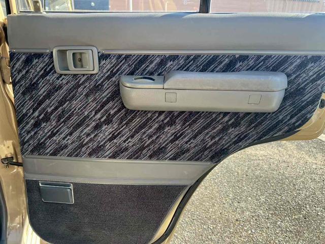 ランドクルーザープラド SXワイドリミテッド ディーゼルターボ/クラシックスタイル/サンドベージュツートンカラー/ホワイトルーフ/全塗装済/メッキグリル/背面タイヤ/ホワイトレター/ブラックレザーシートカバー/ディスプレイオーディオ/フルセグTV(29枚目)