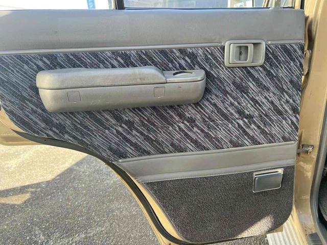 ランドクルーザープラド SXワイドリミテッド ディーゼルターボ/クラシックスタイル/サンドベージュツートンカラー/ホワイトルーフ/全塗装済/メッキグリル/背面タイヤ/ホワイトレター/ブラックレザーシートカバー/ディスプレイオーディオ/フルセグTV(30枚目)