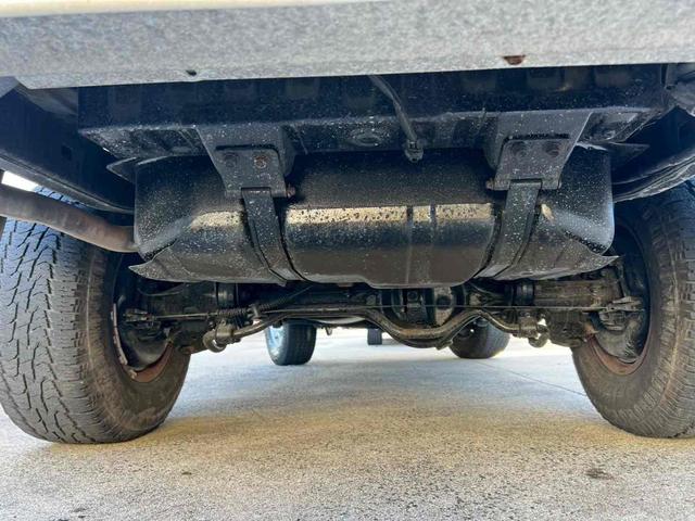 ランドクルーザープラド SXワイドリミテッド ディーゼルターボ/クラシックスタイル/サンドベージュツートンカラー/ホワイトルーフ/全塗装済/メッキグリル/背面タイヤ/ホワイトレター/ブラックレザーシートカバー/ディスプレイオーディオ/フルセグTV(37枚目)