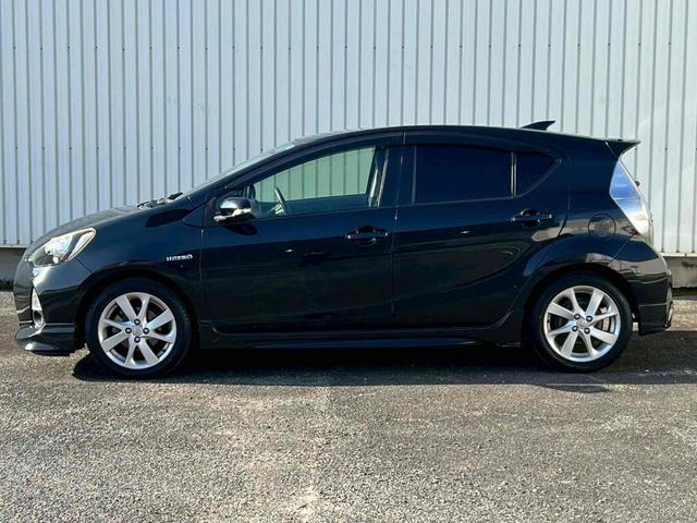 アクア Gブラックソフトレザーセレクション ETC バックカメラ ナビ TV アルミホイール オートライト ヘッドライトウォッシャー スマートキー 電動格納ミラー シートヒーター CVT 盗難防止システム 衝突安全ボディ ABS ESC(3枚目)