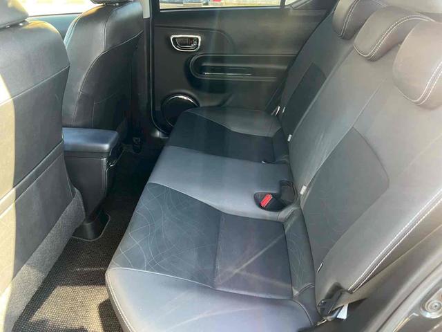 アクア Gブラックソフトレザーセレクション ETC バックカメラ ナビ TV アルミホイール オートライト ヘッドライトウォッシャー スマートキー 電動格納ミラー シートヒーター CVT 盗難防止システム 衝突安全ボディ ABS ESC(8枚目)