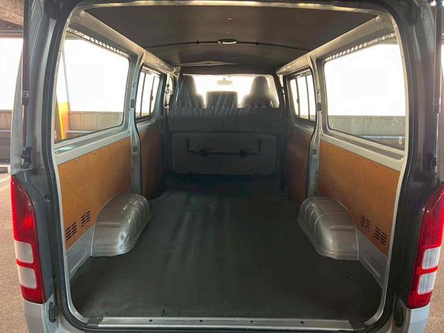 ハイエースバン ロングDX 両側スライドドア AT エアコン パワーウィンドウ 運転席エアバッグ パワーステアリング エアバッグ ラジオ フェンダーミラー(10枚目)