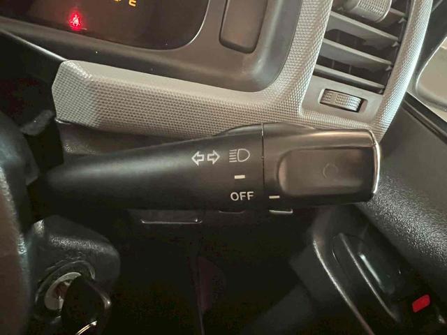 ハイエースバン ロングDX 両側スライドドア AT エアコン パワーウィンドウ 運転席エアバッグ パワーステアリング エアバッグ ラジオ フェンダーミラー(17枚目)