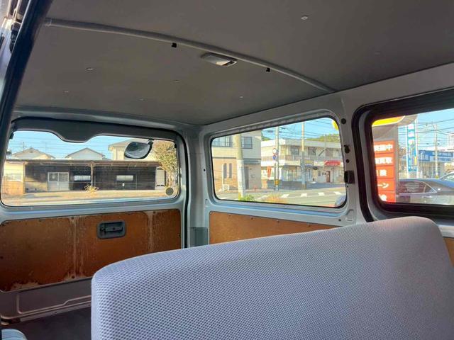 ハイエースバン ロングDX 両側スライドドア AT エアコン パワーウィンドウ 運転席エアバッグ パワーステアリング エアバッグ ラジオ フェンダーミラー(19枚目)