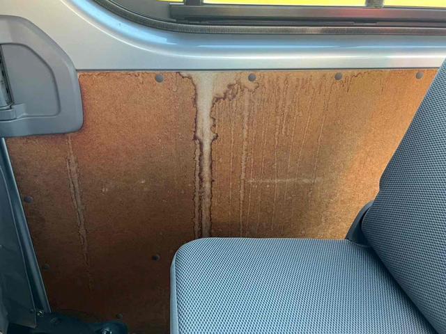 ハイエースバン ロングDX 両側スライドドア AT エアコン パワーウィンドウ 運転席エアバッグ パワーステアリング エアバッグ ラジオ フェンダーミラー(21枚目)