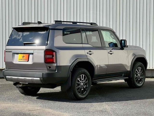 ランドクルーザー２５０ ＶＸ　１２．３インチディスプレイオーディオ／パノラミックビュー／サンルーフ／ルーフレール／デジタルインナーミラー／ブラインドスポットモニター／ブラック革シート／ベンチレーション／パワーバックドア／禁煙（2枚目）