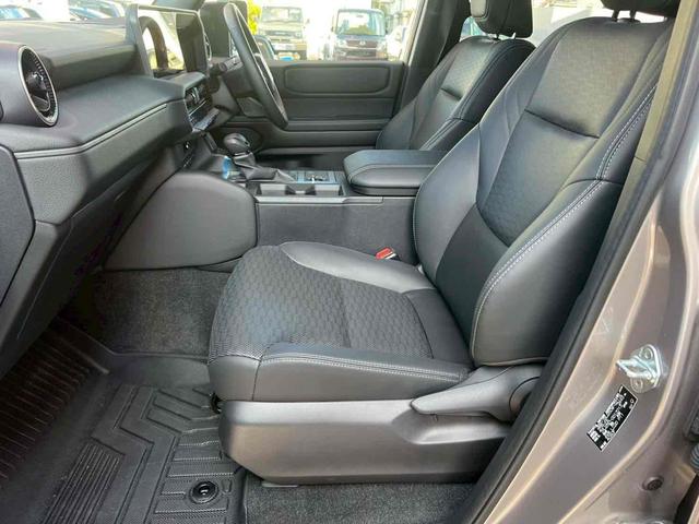 ランドクルーザー２５０ ＶＸ　１２．３インチディスプレイオーディオ／パノラミックビュー／サンルーフ／ルーフレール／デジタルインナーミラー／ブラインドスポットモニター／ブラック革シート／ベンチレーション／パワーバックドア／禁煙（7枚目）