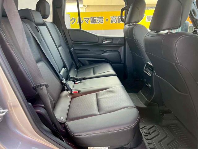 ランドクルーザー２５０ ＶＸ　１２．３インチディスプレイオーディオ／パノラミックビュー／サンルーフ／ルーフレール／デジタルインナーミラー／ブラインドスポットモニター／ブラック革シート／ベンチレーション／パワーバックドア／禁煙（8枚目）