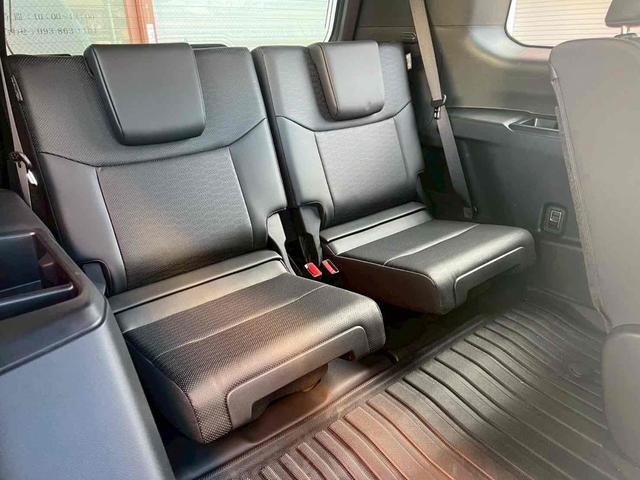 ランドクルーザー２５０ ＶＸ　１２．３インチディスプレイオーディオ／パノラミックビュー／サンルーフ／ルーフレール／デジタルインナーミラー／ブラインドスポットモニター／ブラック革シート／ベンチレーション／パワーバックドア／禁煙（11枚目）