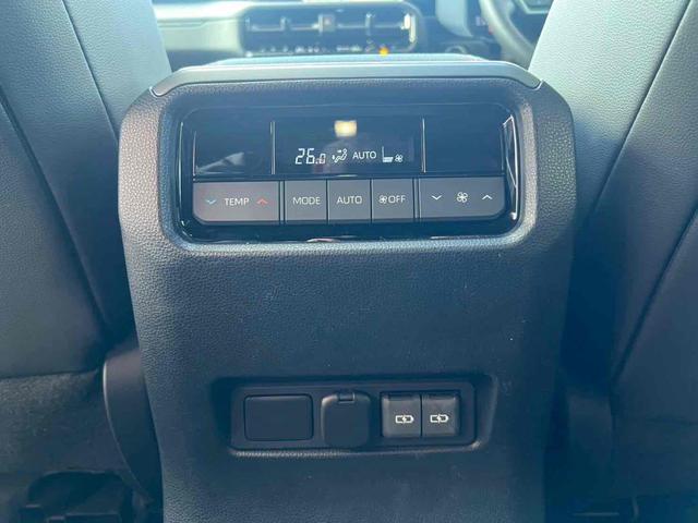 ランドクルーザー２５０ ＶＸ　１２．３インチディスプレイオーディオ／パノラミックビュー／サンルーフ／ルーフレール／デジタルインナーミラー／ブラインドスポットモニター／ブラック革シート／ベンチレーション／パワーバックドア／禁煙（29枚目）