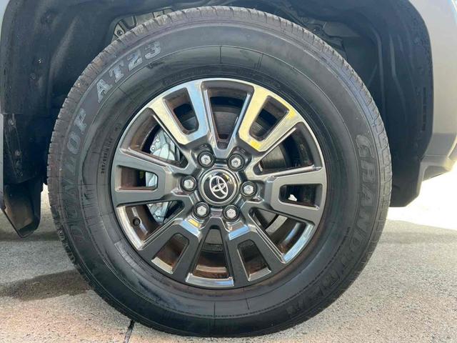 ランドクルーザー２５０ ＶＸ　１２．３インチディスプレイオーディオ／パノラミックビュー／サンルーフ／ルーフレール／デジタルインナーミラー／ブラインドスポットモニター／ブラック革シート／ベンチレーション／パワーバックドア／禁煙（34枚目）