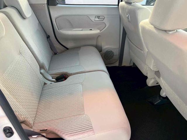 ムーヴ Ｌ　車検令和９年６月　ｃａｒｒｏｚｚｅｒｉａオーディオ　ＣＤ　ラジオ　ＡＵＸ　アイドリングストップ　横滑り防止装置　ヘッドライトレベライザー　ベンチシート　アームレスト　分割倒式リアシート　キーレス　禁煙（9枚目）