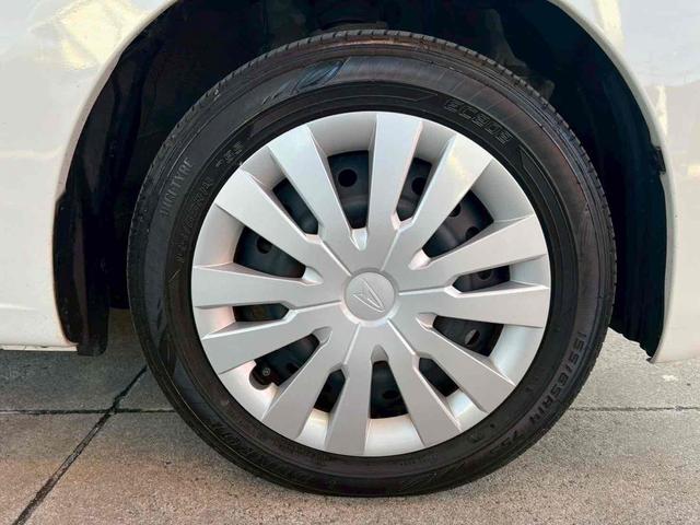 ムーヴ Ｌ　車検令和９年６月　ｃａｒｒｏｚｚｅｒｉａオーディオ　ＣＤ　ラジオ　ＡＵＸ　アイドリングストップ　横滑り防止装置　ヘッドライトレベライザー　ベンチシート　アームレスト　分割倒式リアシート　キーレス　禁煙（25枚目）