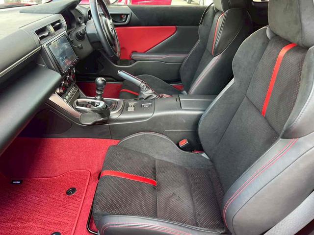 GR86 RZ 専用リアスポイラー/車高調/ETC/バックカメラ/ナビ/TV/オートクルーズコントロール/MT/オートライト/LEDヘッドランプ/スマートキー/シートヒーター/アルミホイール/盗難防止/衝突安全ボディ(9枚目)