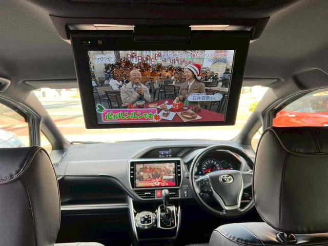 ヴォクシー ＺＳ　煌ＩＩ　純正１０インチナビ／純正１２．１インチフリップダウン／デジタルインターミラー／レザーシートカバー／フルセグＴＶ／Ｂｌｕｅｔｏｏｔｈ／バックモニター／両側電動スライドドア／禁煙車／ワンオーナ－（14枚目）