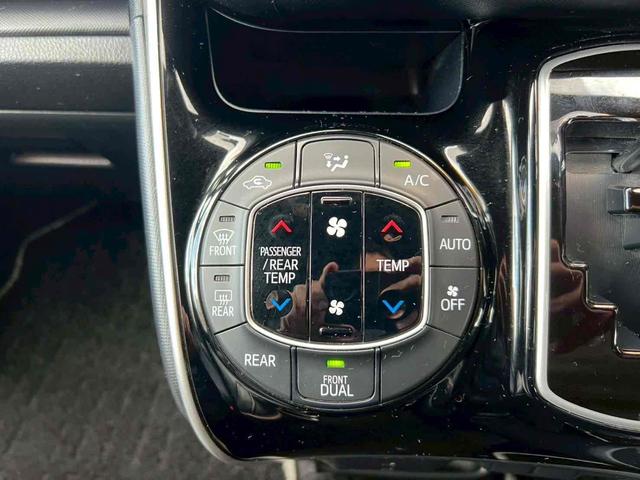 ヴォクシー ＺＳ　煌ＩＩ　純正１０インチナビ／純正１２．１インチフリップダウン／デジタルインターミラー／レザーシートカバー／フルセグＴＶ／Ｂｌｕｅｔｏｏｔｈ／バックモニター／両側電動スライドドア／禁煙車／ワンオーナ－（19枚目）