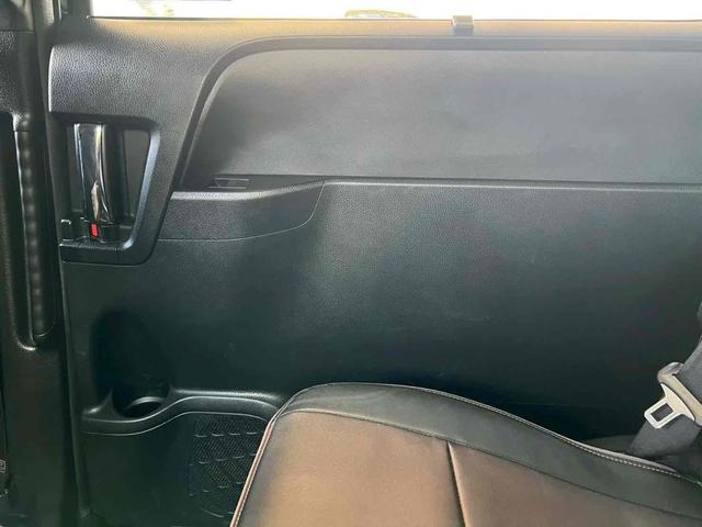 ヴォクシー ＺＳ　煌ＩＩ　純正１０インチナビ／純正１２．１インチフリップダウン／デジタルインターミラー／レザーシートカバー／フルセグＴＶ／Ｂｌｕｅｔｏｏｔｈ／バックモニター／両側電動スライドドア／禁煙車／ワンオーナ－（38枚目）