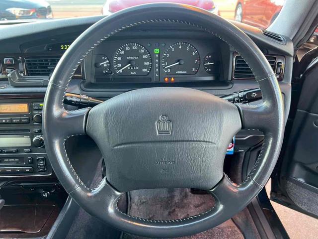 クラウン ロイヤルツーリング　アルミホイール　オートライト　ＡＴ　電動格納ミラー　ＣＤ　カセット　ＡＢＳ　エアコン　パワーステアリング　パワーウィンドウ（5枚目）