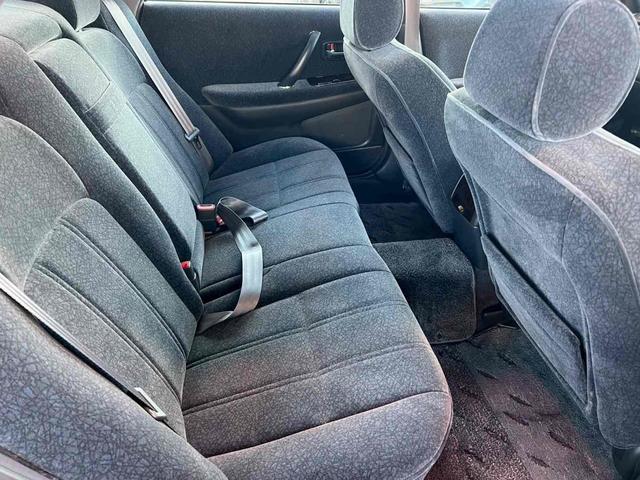 クラウン ロイヤルツーリング　アルミホイール　オートライト　ＡＴ　電動格納ミラー　ＣＤ　カセット　ＡＢＳ　エアコン　パワーステアリング　パワーウィンドウ（13枚目）