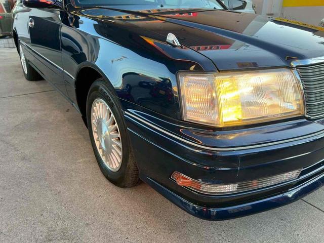 クラウン ロイヤルツーリング　アルミホイール　オートライト　ＡＴ　電動格納ミラー　ＣＤ　カセット　ＡＢＳ　エアコン　パワーステアリング　パワーウィンドウ（16枚目）