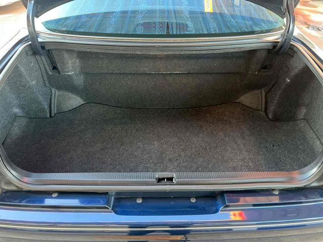 クラウン ロイヤルツーリング　アルミホイール　オートライト　ＡＴ　電動格納ミラー　ＣＤ　カセット　ＡＢＳ　エアコン　パワーステアリング　パワーウィンドウ（21枚目）