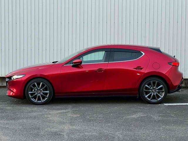 MAZDA3ファストバック 20Sプロアクティブ ツーリングセレクション 360度セーフティパッケージ/8.8インチセンターディスプレイ/ドラレコ/フルセグTV/CD/DVD/ステアリングヒーター/18インチ10本スポークグレー塗装アルミ/パワーシート/シートヒーター/禁煙(5枚目)