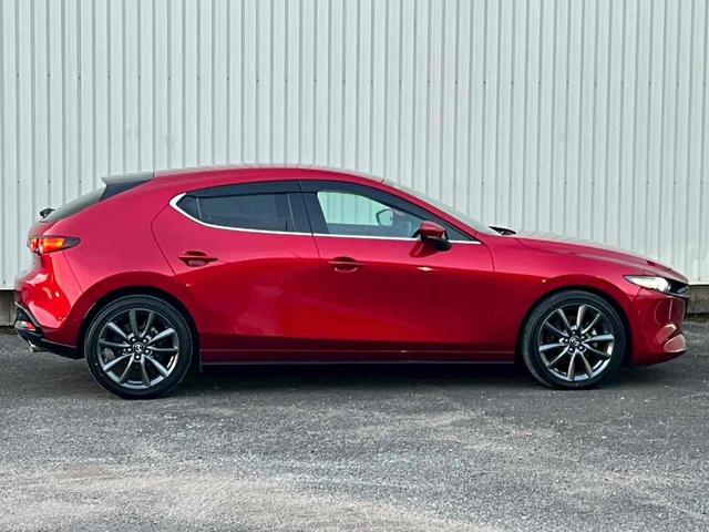 MAZDA3ファストバック 20Sプロアクティブ ツーリングセレクション 360度セーフティパッケージ/8.8インチセンターディスプレイ/ドラレコ/フルセグTV/CD/DVD/ステアリングヒーター/18インチ10本スポークグレー塗装アルミ/パワーシート/シートヒーター/禁煙(6枚目)