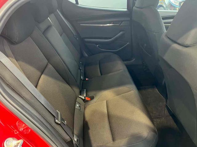 MAZDA3ファストバック 20Sプロアクティブ ツーリングセレクション 360度セーフティパッケージ/8.8インチセンターディスプレイ/ドラレコ/フルセグTV/CD/DVD/ステアリングヒーター/18インチ10本スポークグレー塗装アルミ/パワーシート/シートヒーター/禁煙(10枚目)