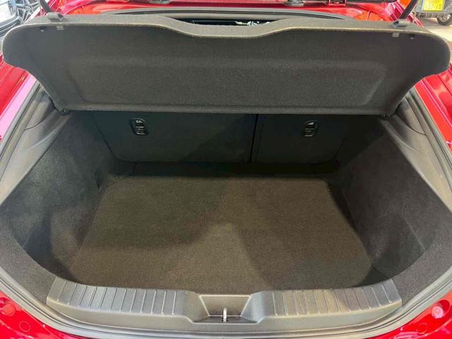 MAZDA3ファストバック 20Sプロアクティブ ツーリングセレクション 360度セーフティパッケージ/8.8インチセンターディスプレイ/ドラレコ/フルセグTV/CD/DVD/ステアリングヒーター/18インチ10本スポークグレー塗装アルミ/パワーシート/シートヒーター/禁煙(12枚目)