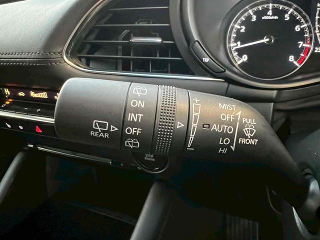 MAZDA3ファストバック 20Sプロアクティブ ツーリングセレクション 360度セーフティパッケージ/8.8インチセンターディスプレイ/ドラレコ/フルセグTV/CD/DVD/ステアリングヒーター/18インチ10本スポークグレー塗装アルミ/パワーシート/シートヒーター/禁煙(24枚目)