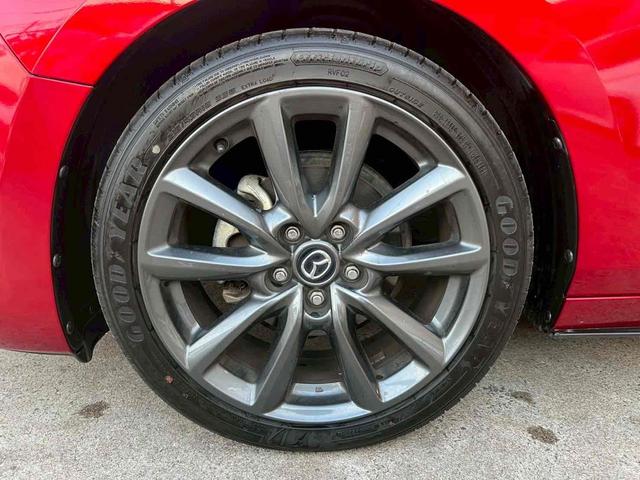 MAZDA3ファストバック 20Sプロアクティブ ツーリングセレクション 360度セーフティパッケージ/8.8インチセンターディスプレイ/ドラレコ/フルセグTV/CD/DVD/ステアリングヒーター/18インチ10本スポークグレー塗装アルミ/パワーシート/シートヒーター/禁煙(32枚目)