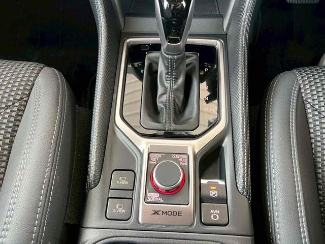 フォレスター アーバンセレクション　フリップダウンモニター／デジタルインナーミラー／フルセグＴＶ／マルチファンクションディスプレイ／ドライバーモニタリング／サイドビュー／パワーバックドア／１８インチダークメタリック塗装アルミ／禁煙（14枚目）