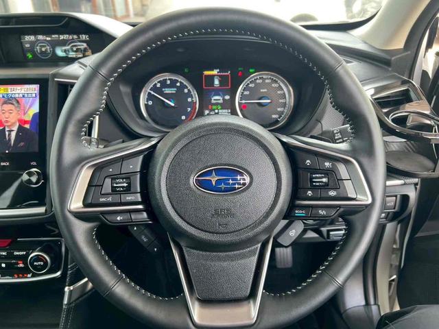 フォレスター アーバンセレクション　フリップダウンモニター／デジタルインナーミラー／フルセグＴＶ／マルチファンクションディスプレイ／ドライバーモニタリング／サイドビュー／パワーバックドア／１８インチダークメタリック塗装アルミ／禁煙（17枚目）