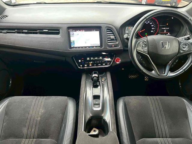 ヴェゼル ハイブリッドRS・ホンダセンシング 車検令和9年9月/純正8インチナビ/バックカメラ/フルセグTV/電動パーキングブレーキ/オートブレーキホールド/クルーズコントロール/パドルシフト/ステアリングスイッチ/純正18インチアルミ/禁煙(7枚目)