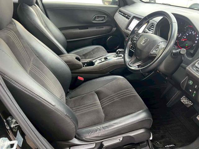 ヴェゼル ハイブリッドRS・ホンダセンシング 車検令和9年9月/純正8インチナビ/バックカメラ/フルセグTV/電動パーキングブレーキ/オートブレーキホールド/クルーズコントロール/パドルシフト/ステアリングスイッチ/純正18インチアルミ/禁煙(8枚目)