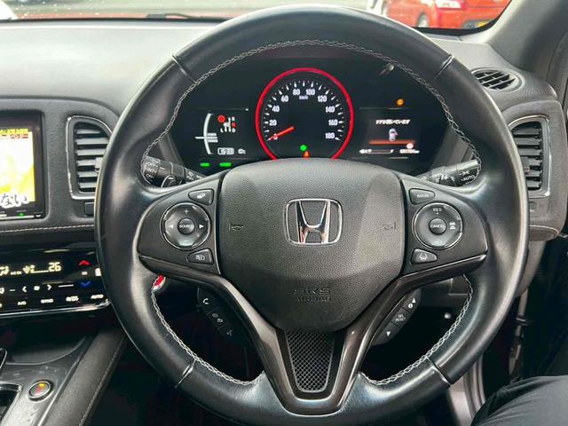 ヴェゼル ハイブリッドRS・ホンダセンシング 車検令和9年9月/純正8インチナビ/バックカメラ/フルセグTV/電動パーキングブレーキ/オートブレーキホールド/クルーズコントロール/パドルシフト/ステアリングスイッチ/純正18インチアルミ/禁煙(14枚目)