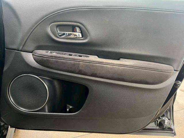 ヴェゼル ハイブリッドRS・ホンダセンシング 車検令和9年9月/純正8インチナビ/バックカメラ/フルセグTV/電動パーキングブレーキ/オートブレーキホールド/クルーズコントロール/パドルシフト/ステアリングスイッチ/純正18インチアルミ/禁煙(25枚目)