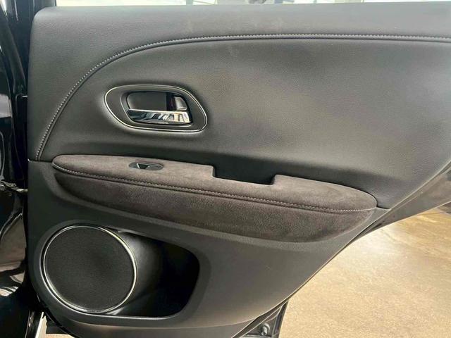 ヴェゼル ハイブリッドRS・ホンダセンシング 車検令和9年9月/純正8インチナビ/バックカメラ/フルセグTV/電動パーキングブレーキ/オートブレーキホールド/クルーズコントロール/パドルシフト/ステアリングスイッチ/純正18インチアルミ/禁煙(27枚目)