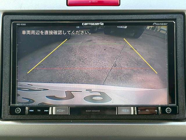 フリードハイブリッド ジャストセレクション　ドライブレコーダー　ＥＴＣ　バックカメラ　ナビ　ＴＶ　オートクルーズコントロール　両側電動スライドドア　オートライト　ＨＩＤ　スマートキー　電動格納ミラー　後席モニター　３列シート　ウォークスルー（14枚目）