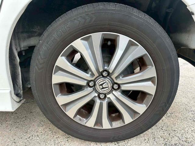 フリードハイブリッド ジャストセレクション　ドライブレコーダー　ＥＴＣ　バックカメラ　ナビ　ＴＶ　オートクルーズコントロール　両側電動スライドドア　オートライト　ＨＩＤ　スマートキー　電動格納ミラー　後席モニター　３列シート　ウォークスルー（32枚目）