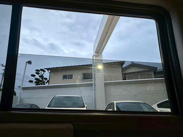 アルトラパンショコラ Ｘ　車検令和９年４月／スマートフォン連携ナビ／Ｂｌｕｅｔｏｏｔｈ／地デジＴＶ／バックカメラ／オートエアコン／スマートキー／プッシュスタート／純正ホワイトホイール／ＥＴＣ／ＣＶＴ／ベンチシート／禁煙（30枚目）