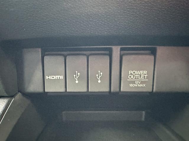 オデッセイ アブソルート・ＥＸ　両側電動スライド／純正ナビ／純正フリップダウン／マルチビューカメラ／ＨＤＭＩ／フルセグＴＶ／Ｂｌｕｅｔｏｏｔ／コーナーセンサー／ＥＴＣ／スマートキー／プッシュスタート／ハイブリッド／オートライト／禁煙（29枚目）