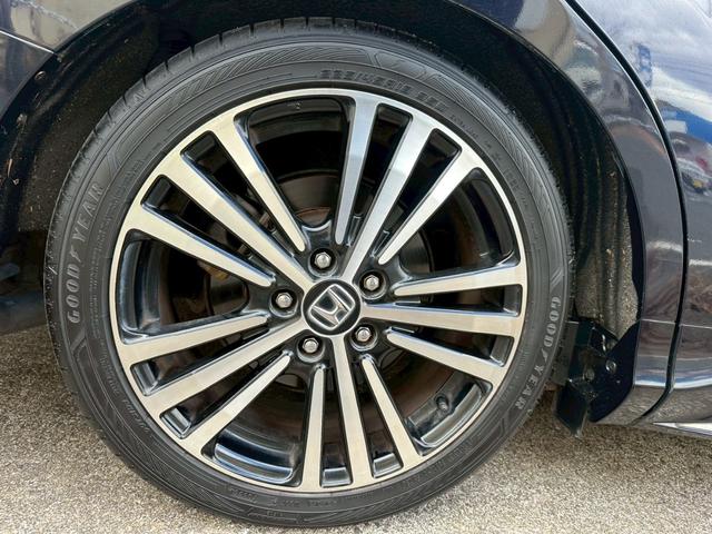 オデッセイ アブソルート・ＥＸ　両側電動スライド／純正ナビ／純正フリップダウン／マルチビューカメラ／ＨＤＭＩ／フルセグＴＶ／Ｂｌｕｅｔｏｏｔ／コーナーセンサー／ＥＴＣ／スマートキー／プッシュスタート／ハイブリッド／オートライト／禁煙（41枚目）