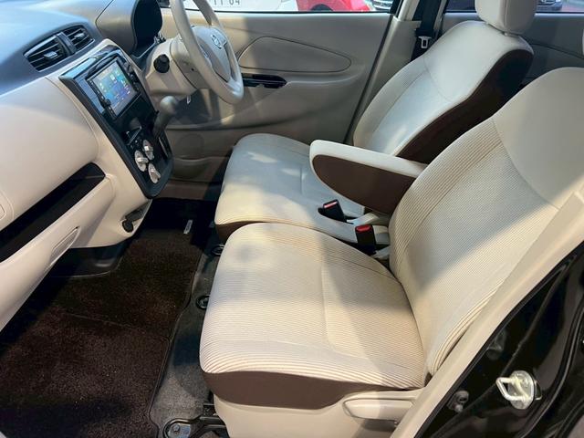 デイズ Ｊ　エマージェンシーブレーキ／純正７インチナビ／フルセグＴＶ／Ｂｌｕｅｔｏｏｔｈ／ＣＤ／ＡＭ／ＦＭ／ＥＴＣ／キーレス／電動格納ミラー／横滑り防止／ステアリングスイッチ／ヘッドライトレベライザー／エアコン（9枚目）