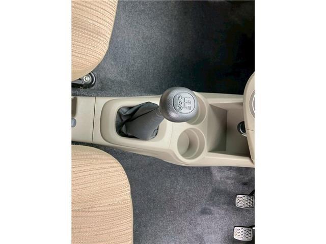 プレオ Ｆ　５速ミッション　パールホワイト　ＣＤ（18枚目）