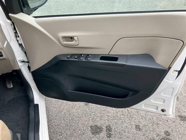 プレオ Ｆ　５速ミッション　パールホワイト　ＣＤ（20枚目）